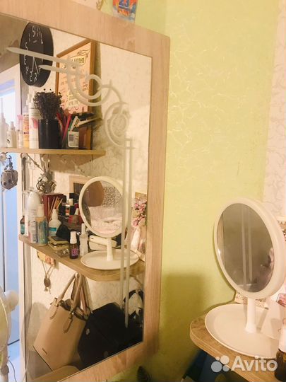 Комод с зеркалом