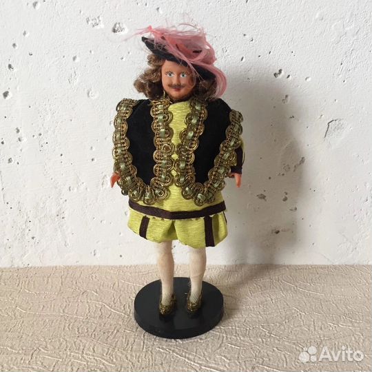 Винтажная сувенирная куколка Вельможа