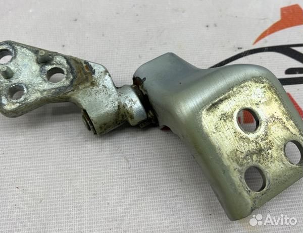 Петля двери задняя правая Peugeot Partner фургон