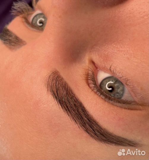 Мастер бровист