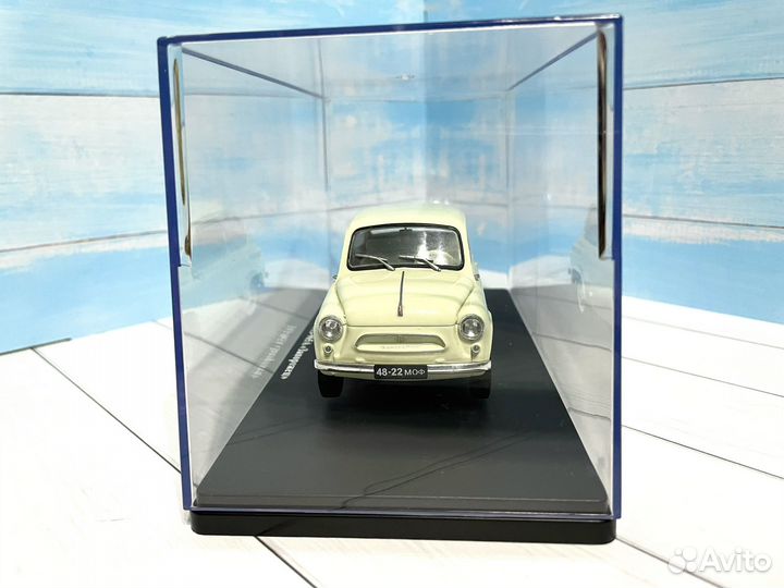 Модель заз 965А в боксе 1:24 Hachette