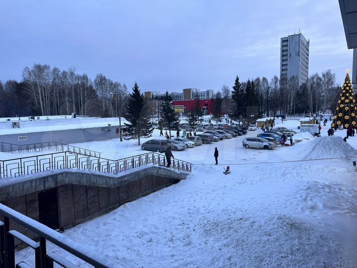 Торговая площадь, 54 м²