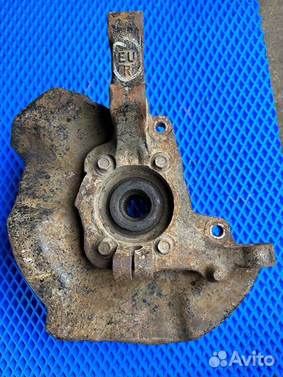 Поворотный кулак правый Hyundai ix-55