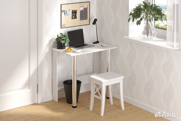 Компьютерный стол белый
