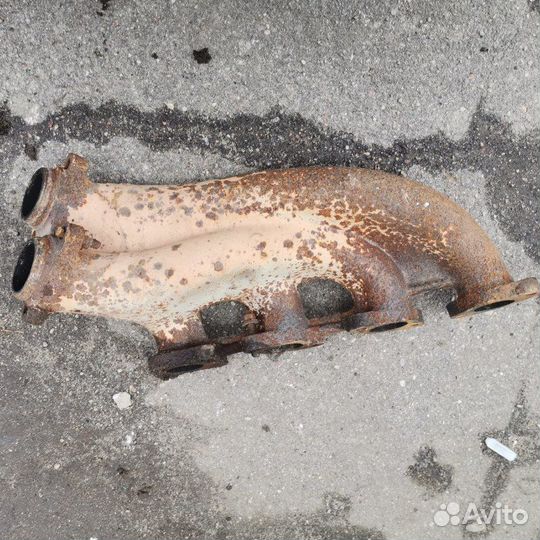 Выпускной коллектор Mercedes W124 седан М102 2.3