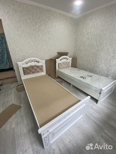 Кровать