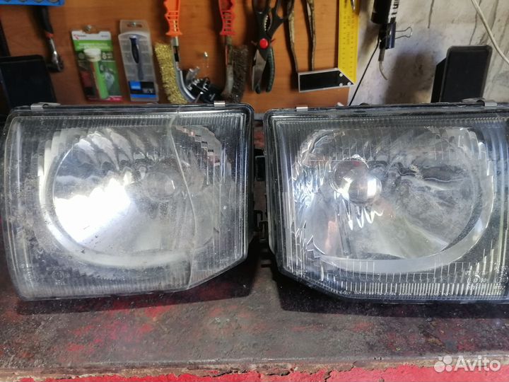 Фара mitsubishi pajero 2