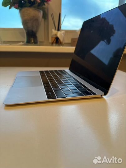 Apple MacBook 12 inch retina 2017