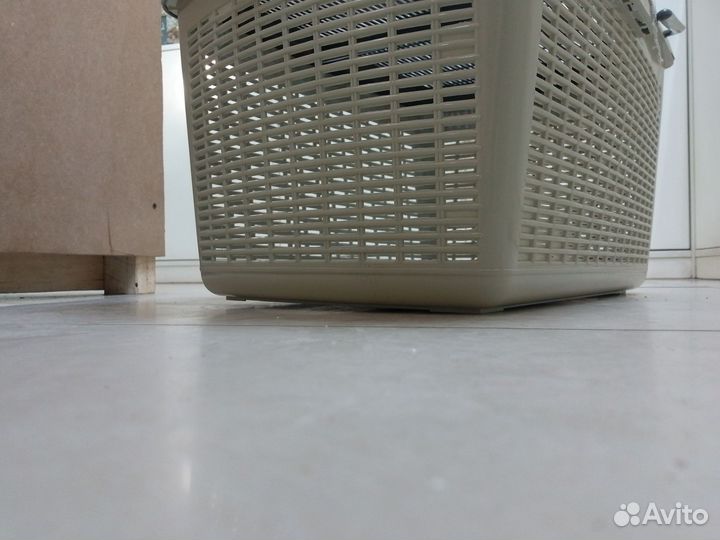 Переноска (корзина) для кошек и собак