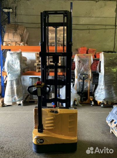 Штабелер самоходный