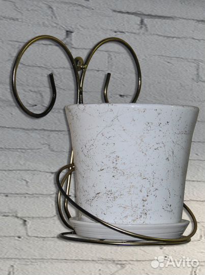 Цветочные подставки настенные