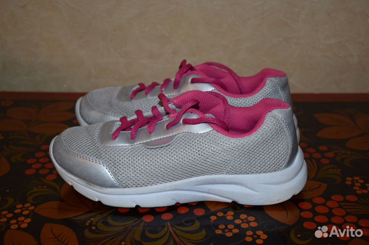 Кроссовки для девочки 34 размер
