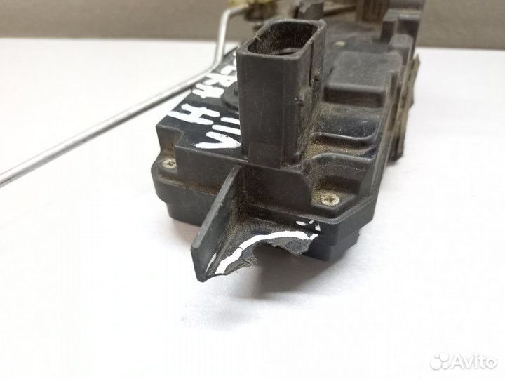 Замок двери передний левый Opel Astra H 2009