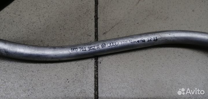 Трос стояночного тормоза правый Yeti 2009