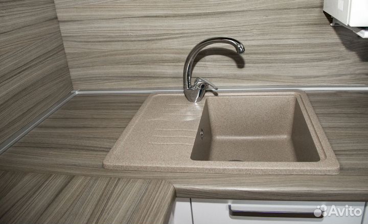 В столешнице дсп,пластик-еврозапил