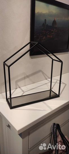 Декоративная статуэтка подставка