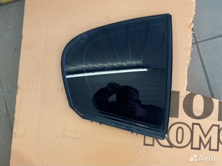 Стекло двери, правая сторона BMW 3, E90, 2011г