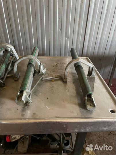 Стрелки поворотные подвесного трубчатого пути