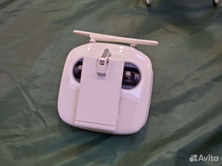 Квадрокоптер dji phantom 4