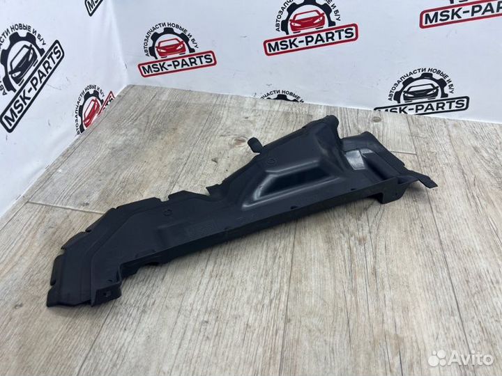 Дефлектор радиатора правый Peugeot 308 T7 2009