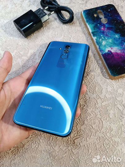 Huawei Mate 20Lite 4/64Gb NFC (отличном)
