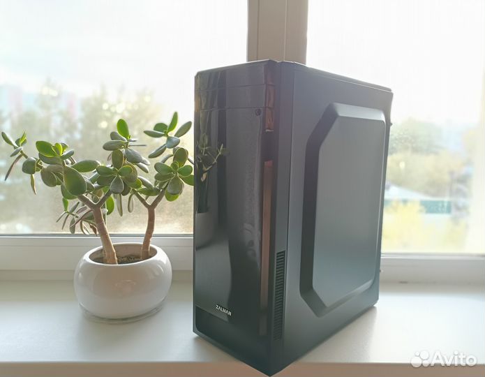 Radeon RX 580, Intel Core i3-8100