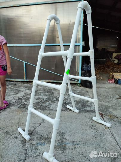 Лестница для бассейна