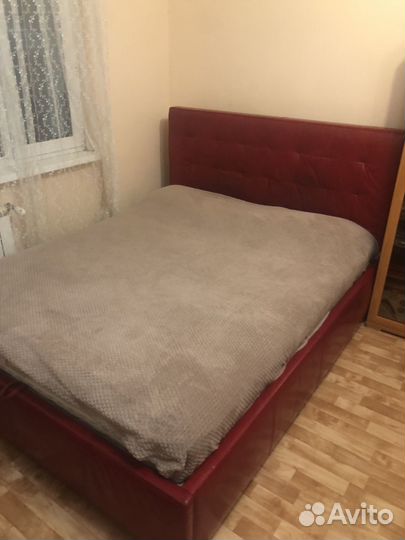 Кровать