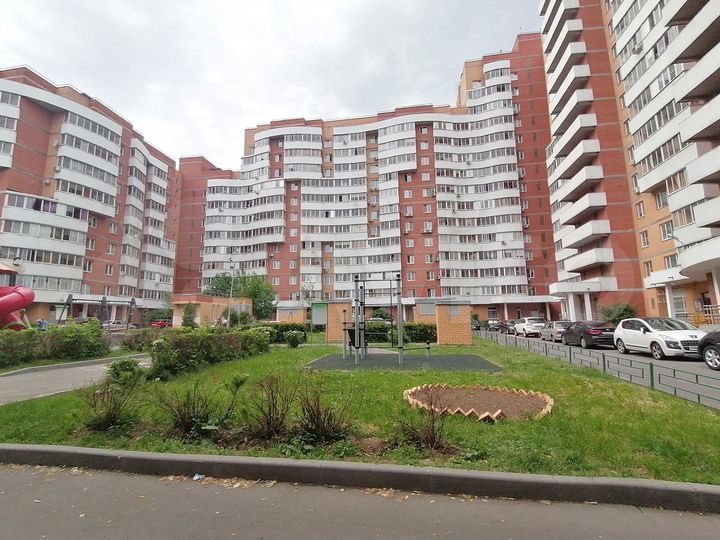 2-к. квартира, 58 м², 5/17 эт.