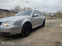 Volkswagen Bora 2.0 AT, 2002, 290 000 км, с пробегом, цена 260 000 руб.