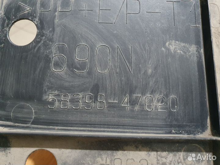 Защита ниши запаски левая тойота приус 20 2007 год