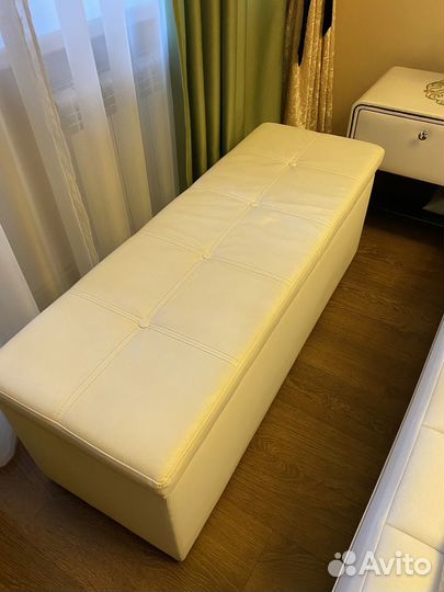 Тумбочки 2 и банкетка