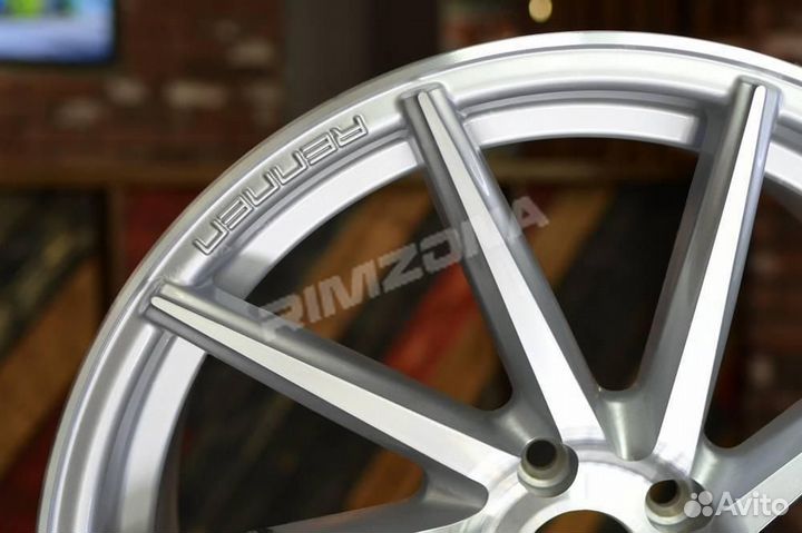 Литой диск в стиле vossen R18 5x114.3. Доступные ц