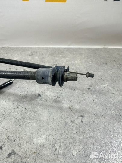 Трос замка капота передний Mercedes-Benz Gl550