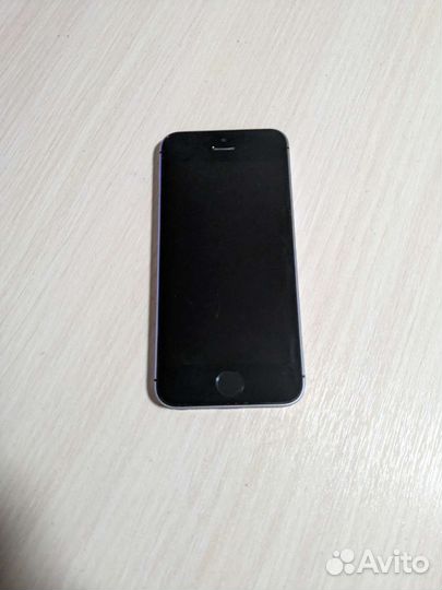 Телефон iPhone se