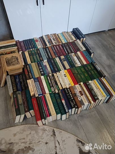 Книги российских и зарубежных авторов