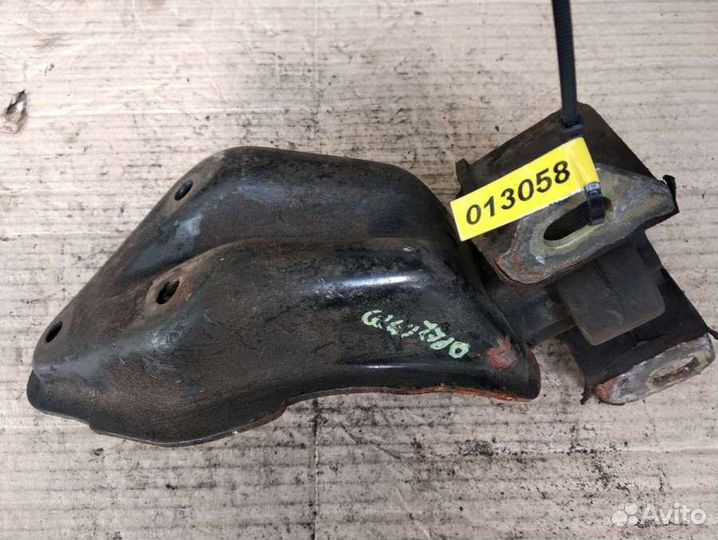 Кронштейн кпп Opel Astra F 90372457