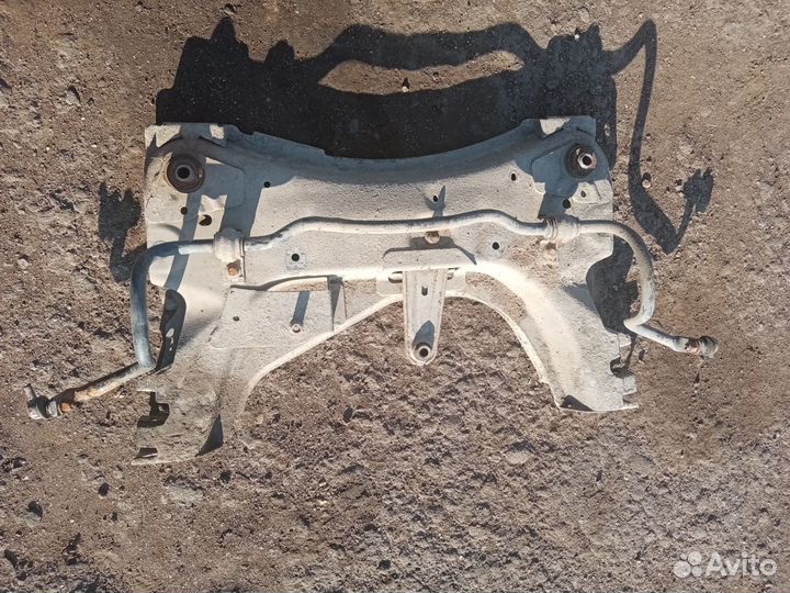 Подрамник Рено Меган 2 2009г