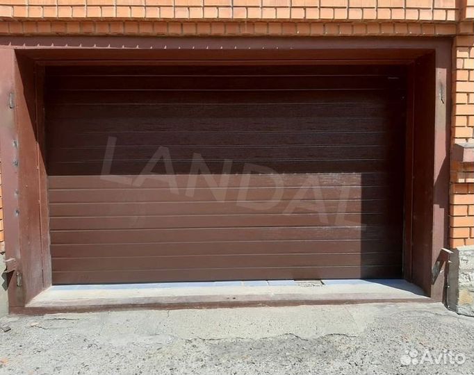 Секционные ворота