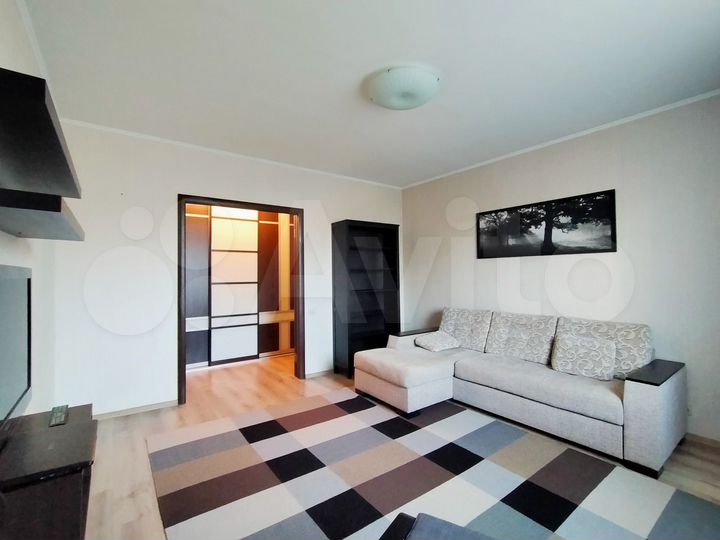 2-к. квартира, 56 м², 3/14 эт.