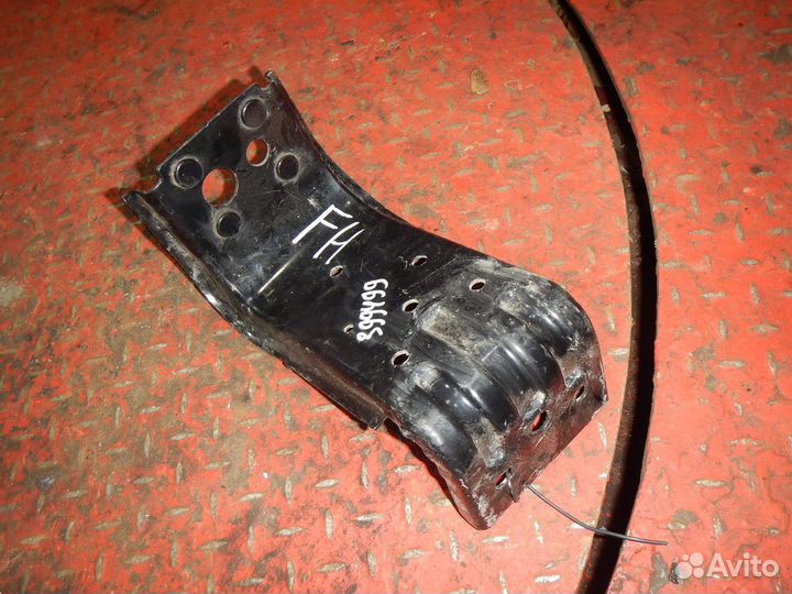 Кронштейн подножки Volvo FH 82355197