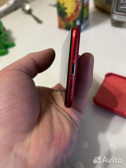 iPhone 8, 64 ГБ