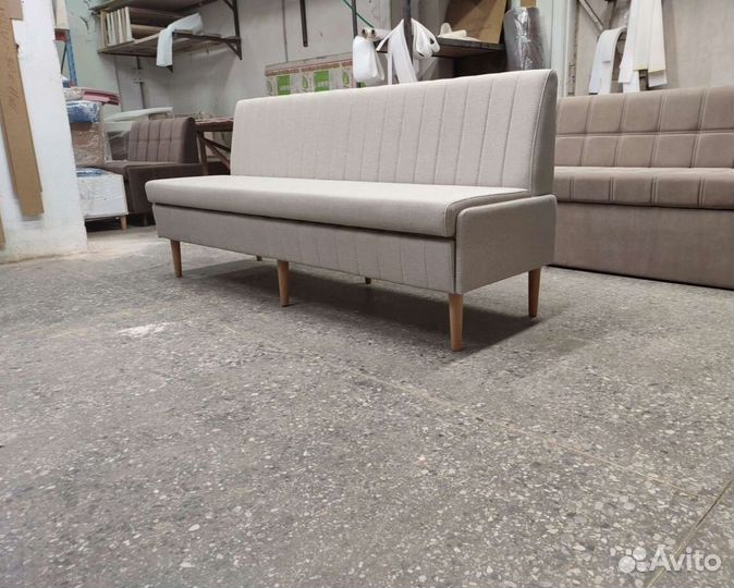 Кухонный диван в наличии 180