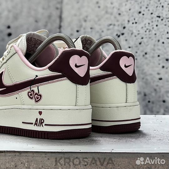 Nike Air Force 1 07 Valentine s Day