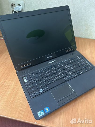 Ноутбук Emachines e525