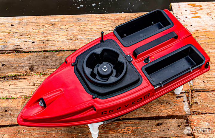 Кораблик для рыбалки и завоза прикормки