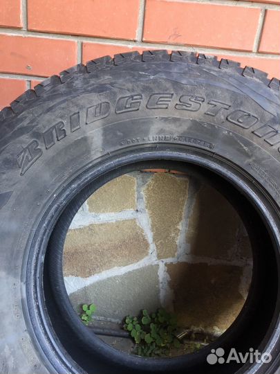 Bridgestone Blizzak DM-V1 275/70 R16