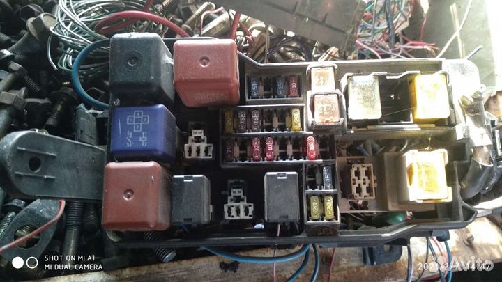 Блок реле, предохранителей Прадо95