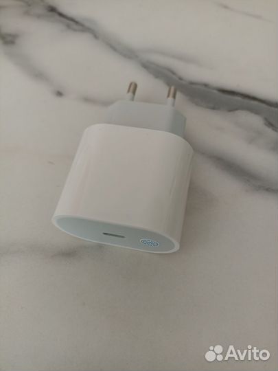 Блок зарядки Apple 20W