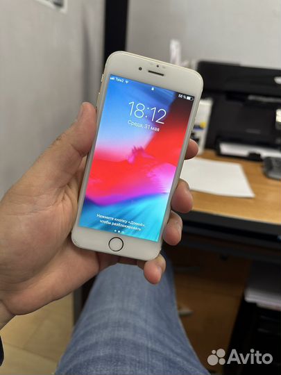 Телефон iPhone 6